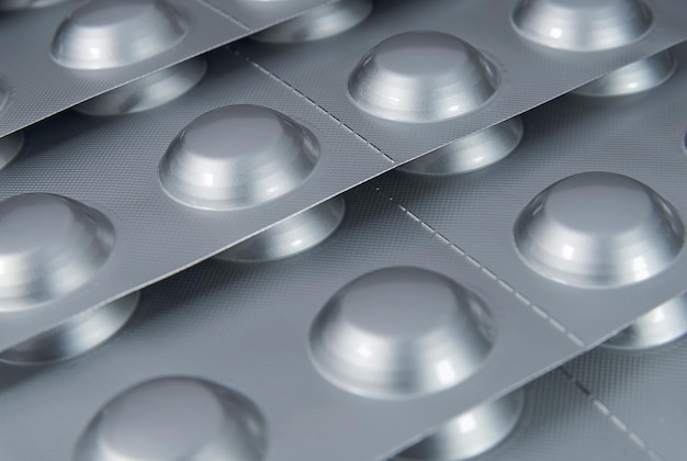 Foto tabletten in een zilveren blisterverpakking close-up