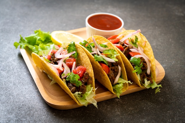 tacos with meat and vegetables