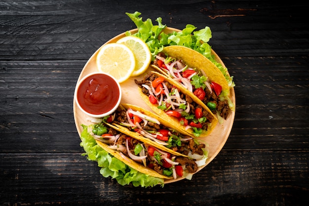 tacos with meat and vegetables 