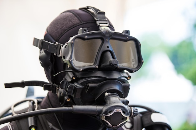 警察や軍隊の潜水任務用の戦闘潜水服の戦術的な潜水ヘルメット