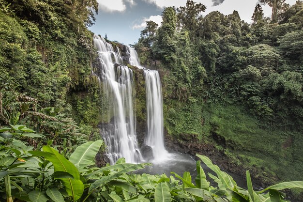 Tad Fane-watervallen in Laos