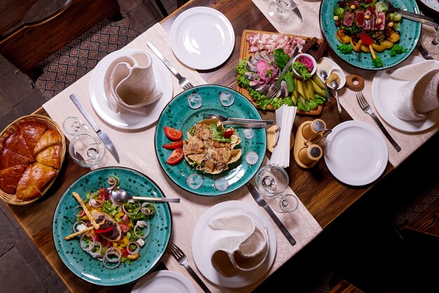 Tafel instelling voor een etentje