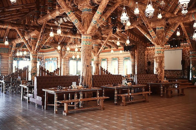 tafelsetting restaurant / bestek op een tafel in een café, het concept van mooi eten, Europese stijl