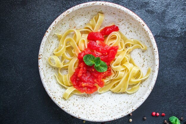 tagliatelle met tomatensaus