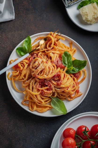 Tagliatelle with tomato sause