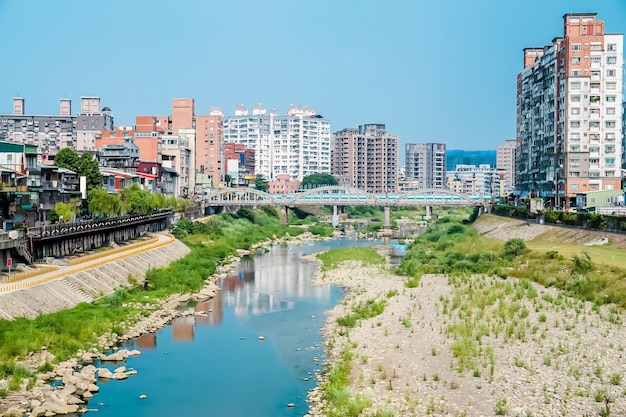 Taiwan stad en brug rivieromgeving in open lucht dag