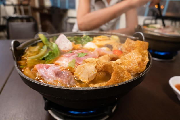 Taiwanese small hot pot