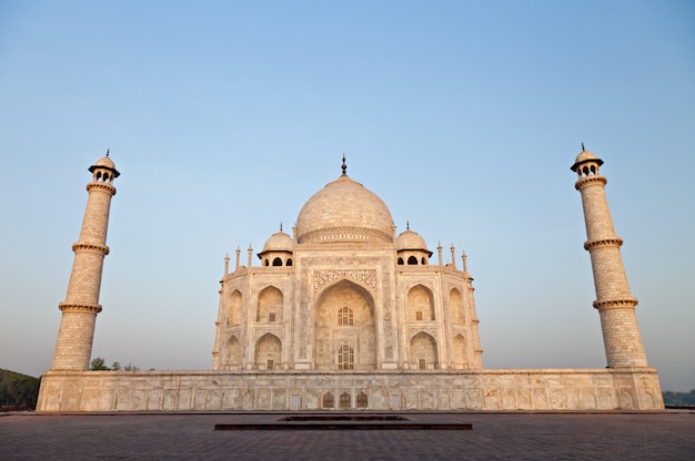 Photo taj mahal in sunrise light