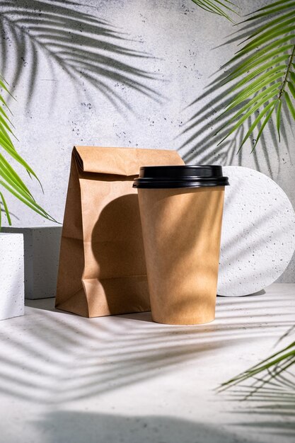 Photo take away paper coffee cup with lunch bag
