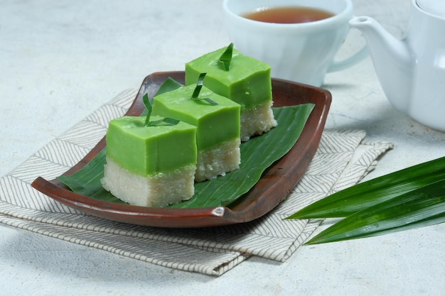 talam ketan pandan Kuih talam 또는 Kuih Seri Muka 전통 말레이시아 Nyonya 달콤한 케이크