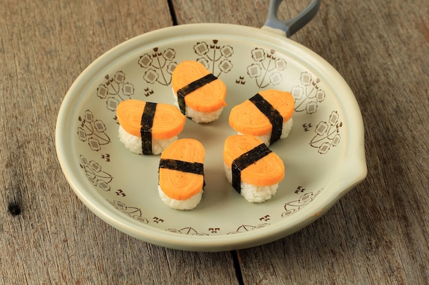 Photo tamako egg roll sushi