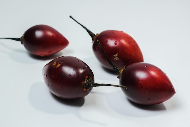 Tamarillo of Hollandse Aubergine met de Latijnse naam Solanum betaceum.