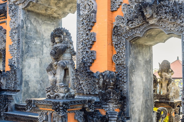 Tanah Lot - Tempel in de oceaan Bali, Indonesië