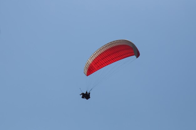 tandem paragliding