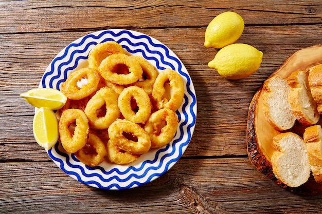 Il calamaro di tapas calamari romana suona i frutti di mare spagna