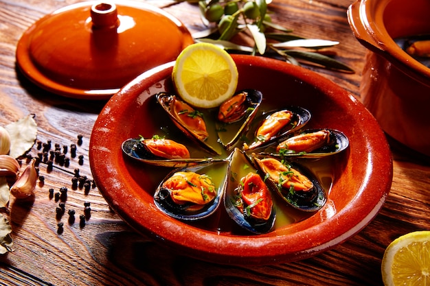 Tapas mejillones al vapor steamed mussels Spain