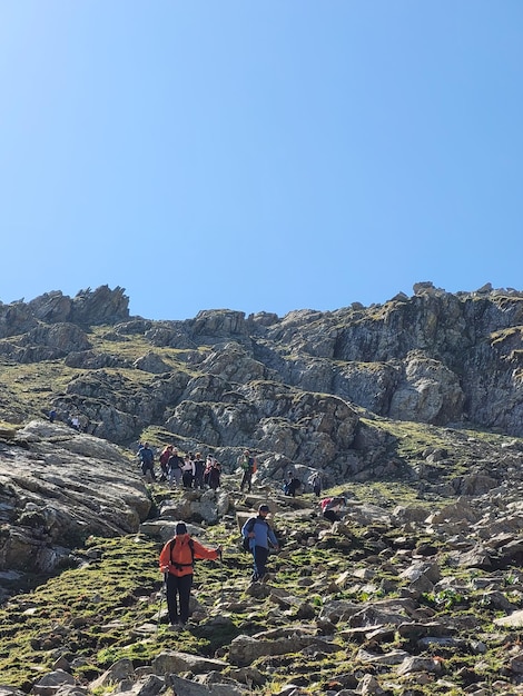 Foto tarsar marsar trek nel bellissimo kashmir