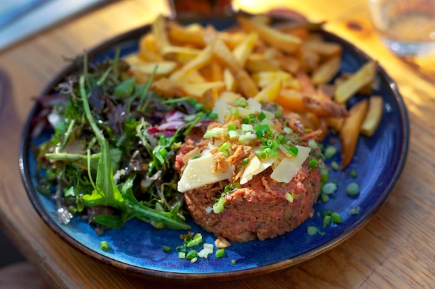 Tartare steack and French fries