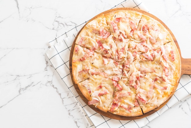 Tarte flambé pizza 