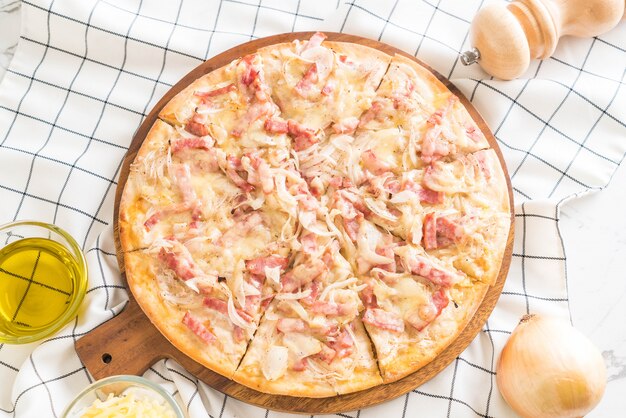 Tarte flambé pizza 