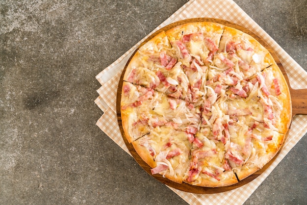 Tarte flambeerde pizza