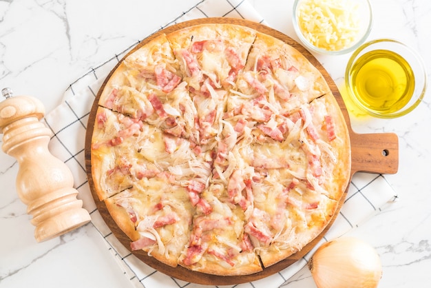 Tarte flambeerde pizza