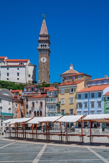 Photo tartini square in piran