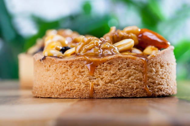 Tartlet with hazelnuts