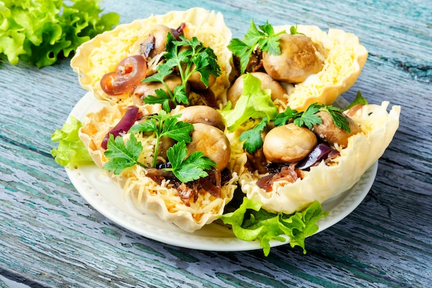 Tartlet with mushrooms