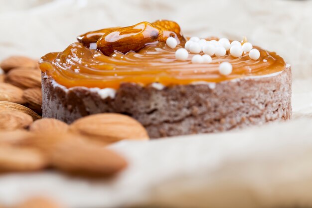 Tartlet with salted caramel and nuts with cottage cheese