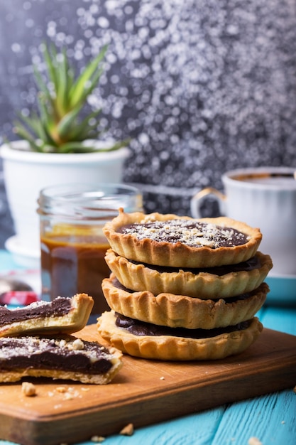 Tartlets with salted caramel and chocolate