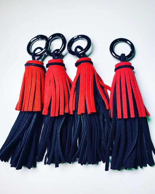 Foto tassels su sfondo bianco