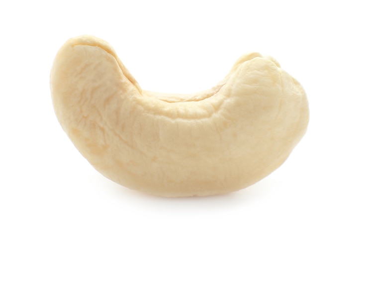 Photo tasty cashew nut on white