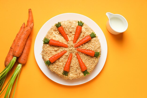 맛있고 맛있는 음식 개념 당근 케이크