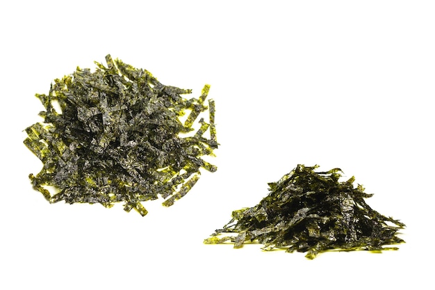 Фото Вкусные водоросли нори на белом фоне