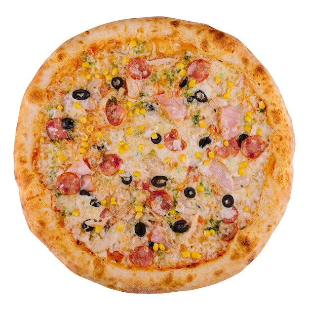 Pizza gustosa isolata su fondo bianco