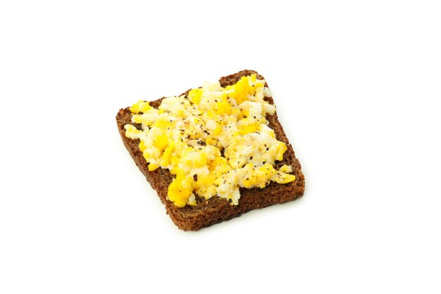 계란 흰 배경에 고립 된 맛있는 샌드위치