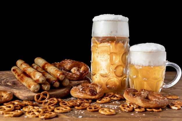 Photo tasty set of bavarian snacks and beer