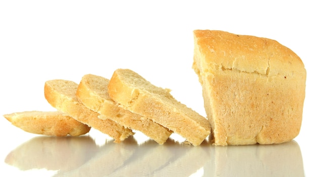 흰색으로 분리된 맛있는 얇게 썬 빵