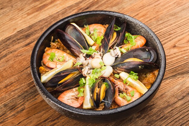 Photo tasty spanish paella with seafood