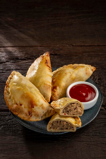 Photo tasty spicy meat empanadas argentine empanadas