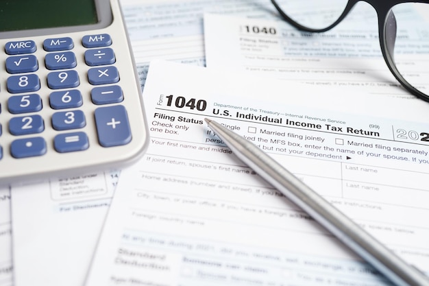 納税フォーム 1040 米国個人所得税申告書のビジネス ファイナンスの概念