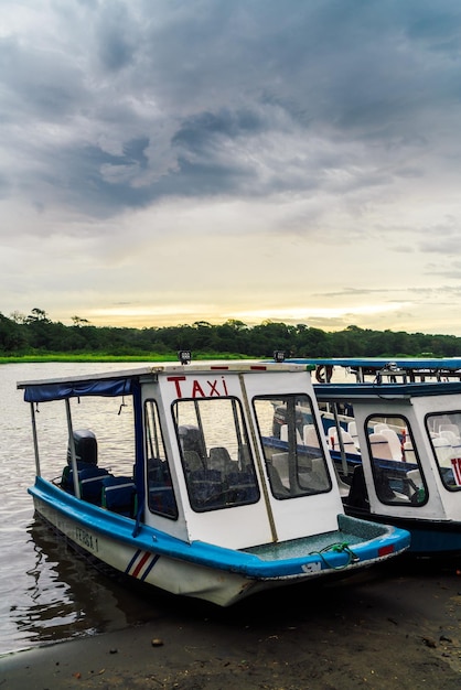 Taxiboot geparkeerd