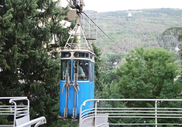 Tbilisi, Georgië - 13 juli 2022 kabelbaan naar Turtle Lake