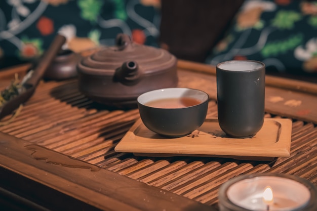 La cerimonia del tè viene eseguita dal maestro