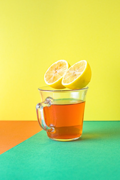 Foto tè al limone e zenzero bevanda calda bevanda sul pasto sano tavolo