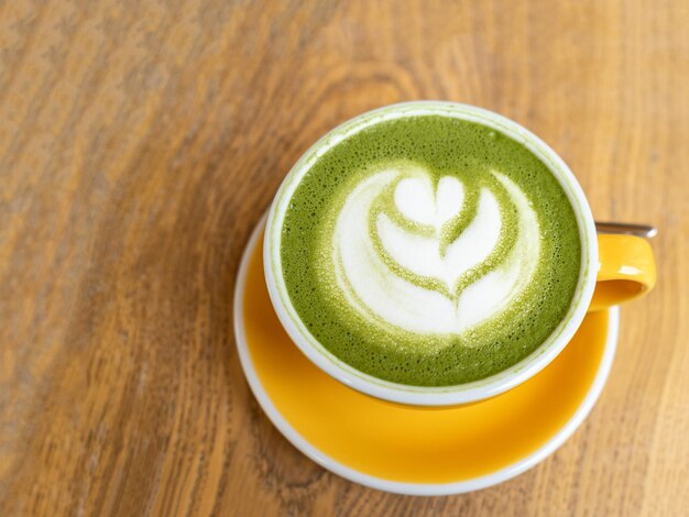 Tea matcha latte schuim kunst