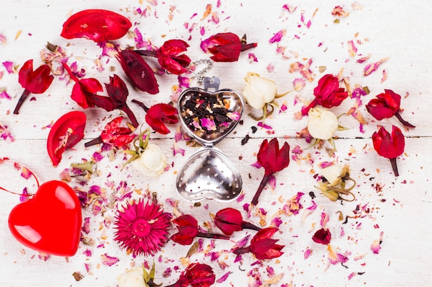 Tea with petals of roses