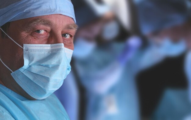Team chirurg aan het werk in operatie