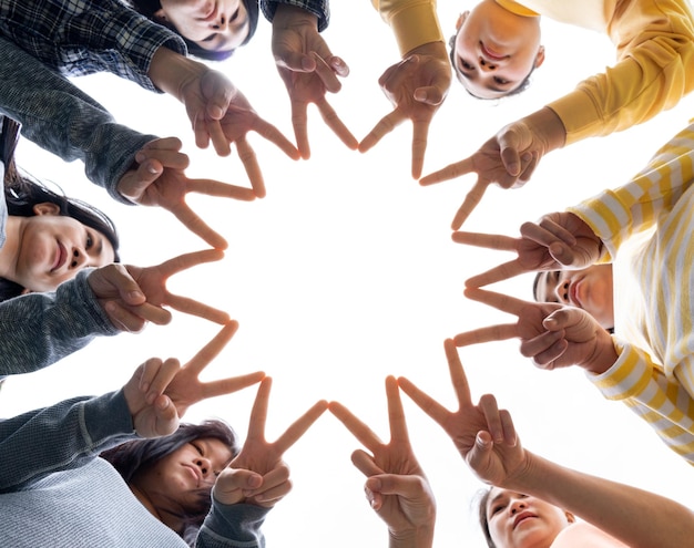 Партнерство Team Hands Empathy Trust Partner растет, подключается к бизнес-партнеру и концепция интеграции соединений. Командная работа Empathy. Добровольная команда. Благотворительность FaithHand объединяет бизнес-сервис.